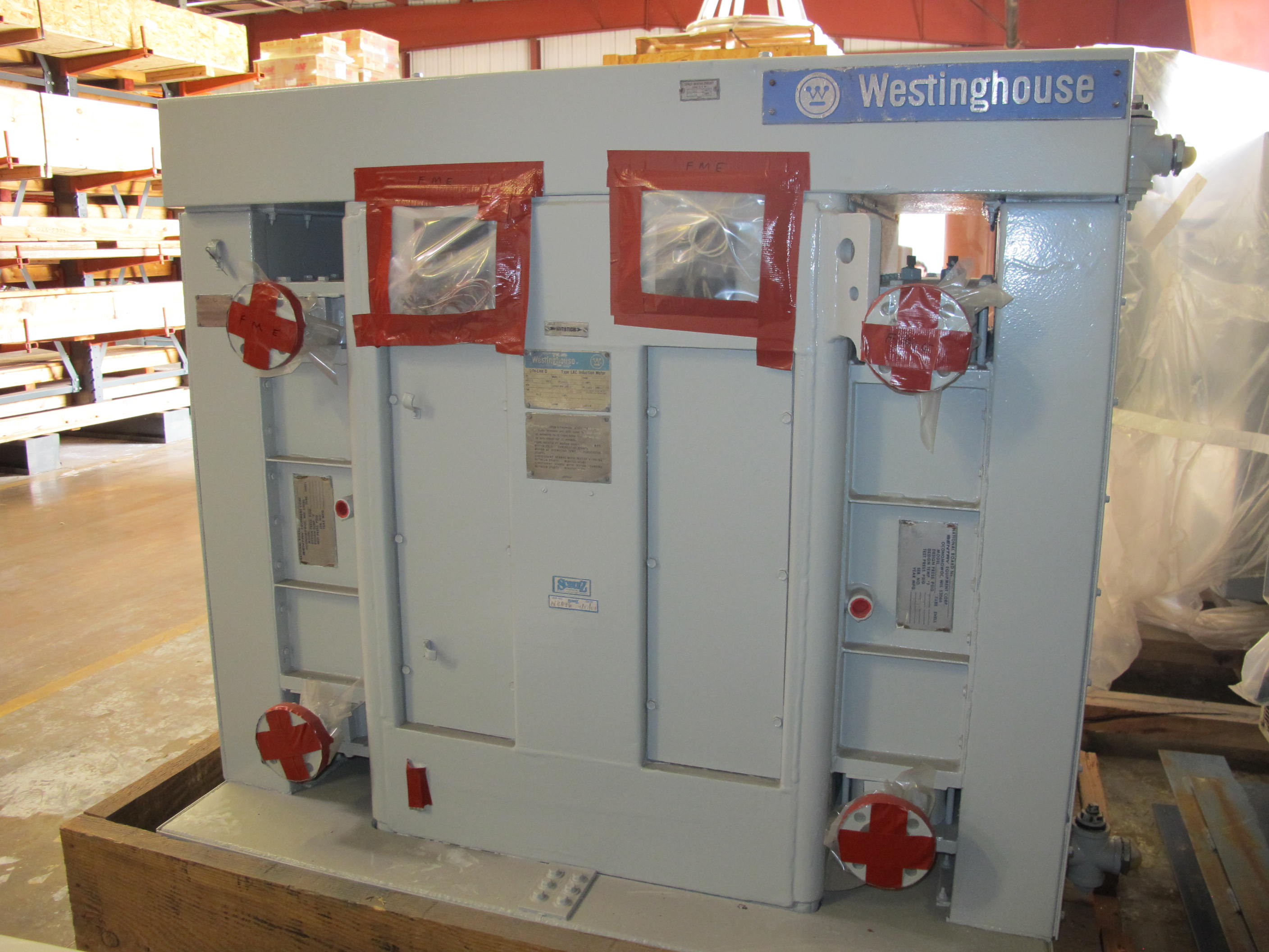 MOTOR, ELECTRIC TYPE, 500 HORSEPOWER, 4160 ELEC RATING, 1769 RPM, 5808P39 FRAME, 62 AMPS, MDL VSHX ENCLOSURE. STYLE 208C366G01SERIAL NUMBER 2S-77 2KW, 480V, SPACE HEATER (W-50) LOADING & HANDLING FEE $500-